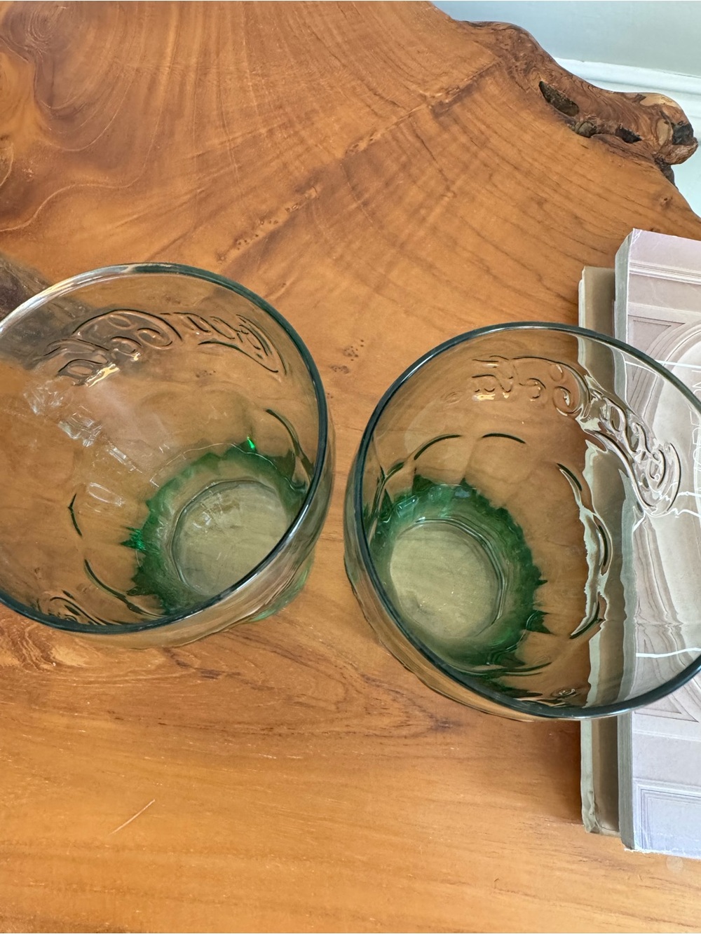 Vintage Coca Cola Green Embossed Bell Shape Curvy 16 oz Pint Glasses Set of 2 - Picture 3 of 5